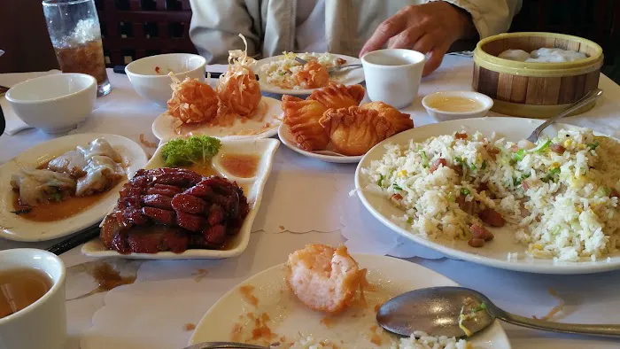 Hung To Seafood Restaurant 3