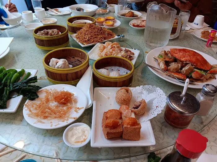 Hung To Seafood Restaurant 1
