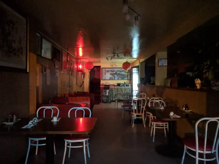 Lucky House Restaurant 3