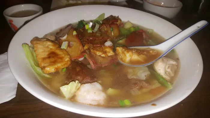 Lucky House Restaurant 8