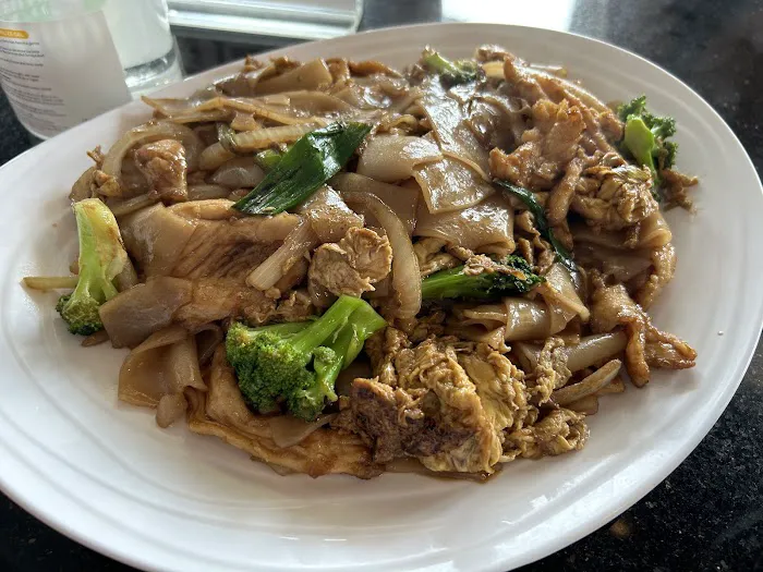 Chin-Chin Cafe Chinese, Thai, Sushi & Catering 4