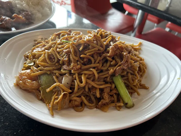 Chin-Chin Cafe Chinese, Thai, Sushi & Catering 5