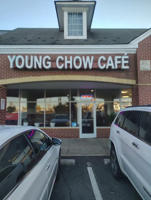 Young Chow Cafe Chinese and Thai Restaurant 3