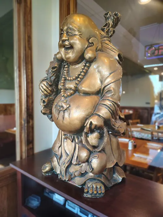 Young Chow Cafe Chinese and Thai Restaurant 7