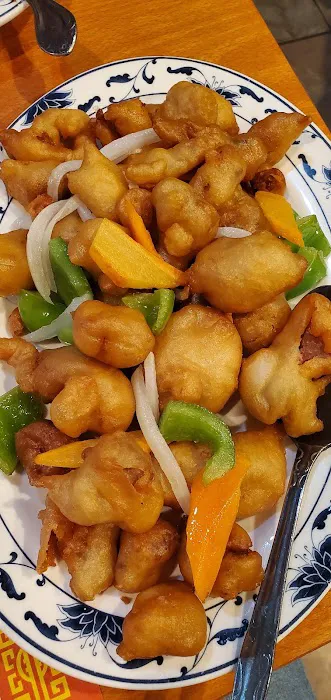 Young Chow Cafe Chinese and Thai Restaurant 4