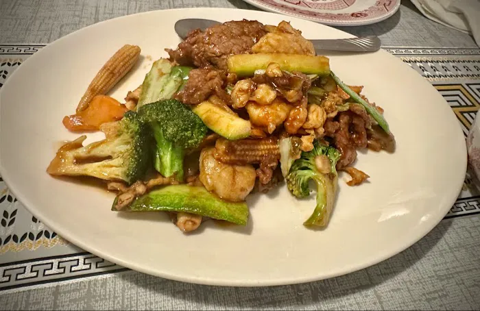 Chen's Chinese Restaurant 8