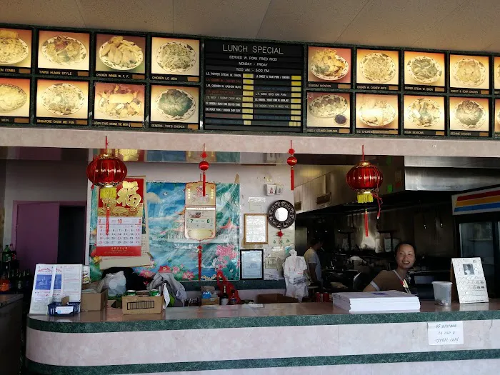 Hong Kong Kitchen Chinese Restaurant 3