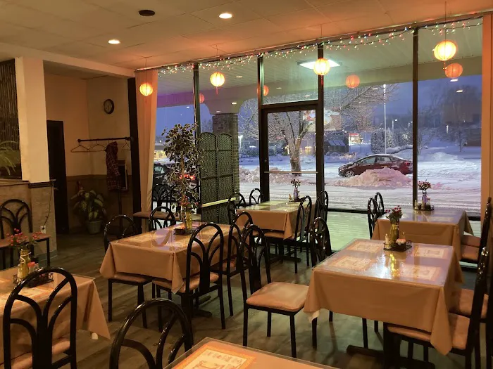 A Wok Chinese Restaurant 2