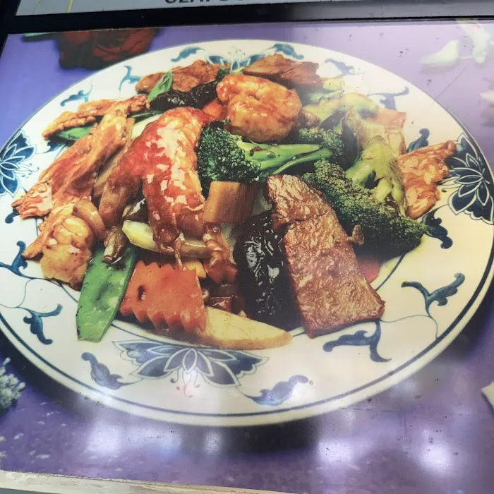 Mr. Lu Chinese Restaurant 10