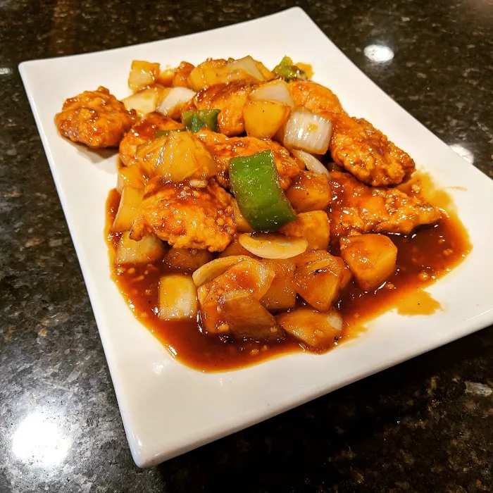 Lui's Chinese Restaurant 10
