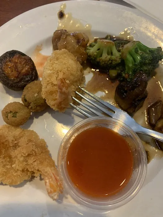 Lui's Chinese Restaurant 1