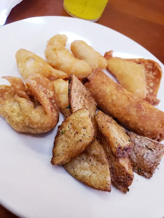 Lui's Chinese Restaurant 4