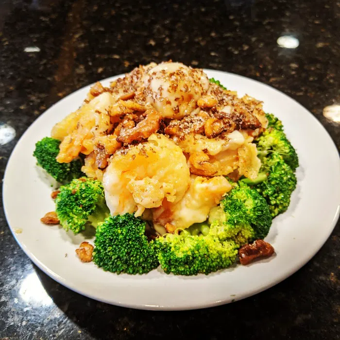 Lui's Chinese Restaurant 9