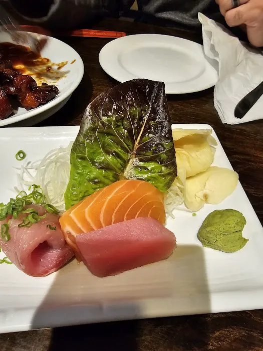 MingFu Chinese & Sushi - Matthews 1