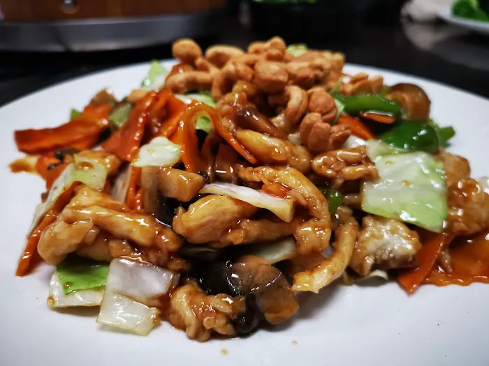 huang's china bistro 4