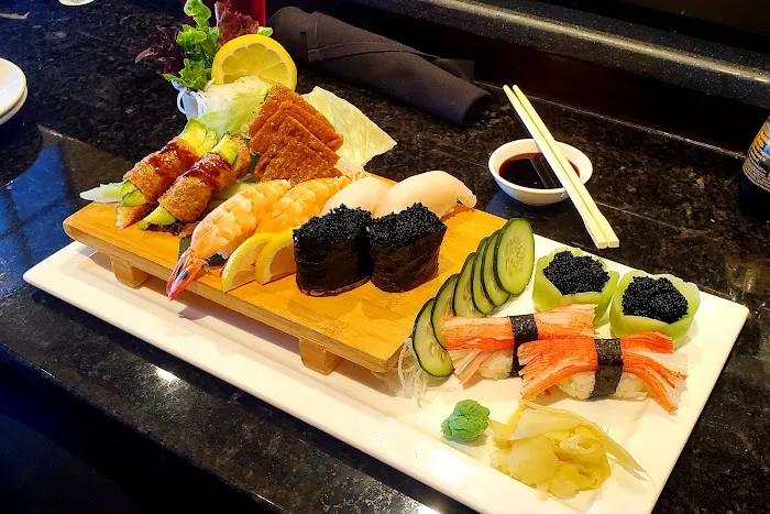 Mingfu Sushi & Chinese 10