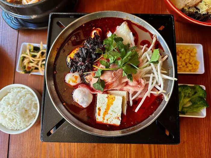 Etang Noodle & Hot Pot 9