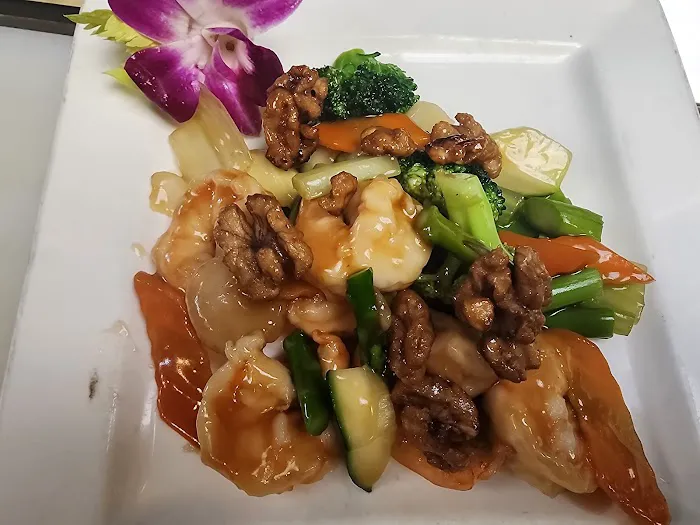 Dragon Palace Chinese Bistro 1