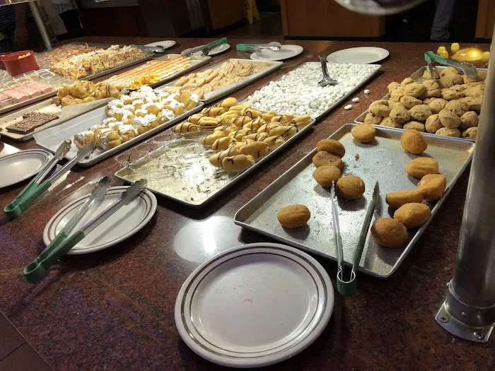 Gourmet Buffet 8