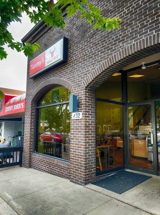 Tommy's Asian Grill 10