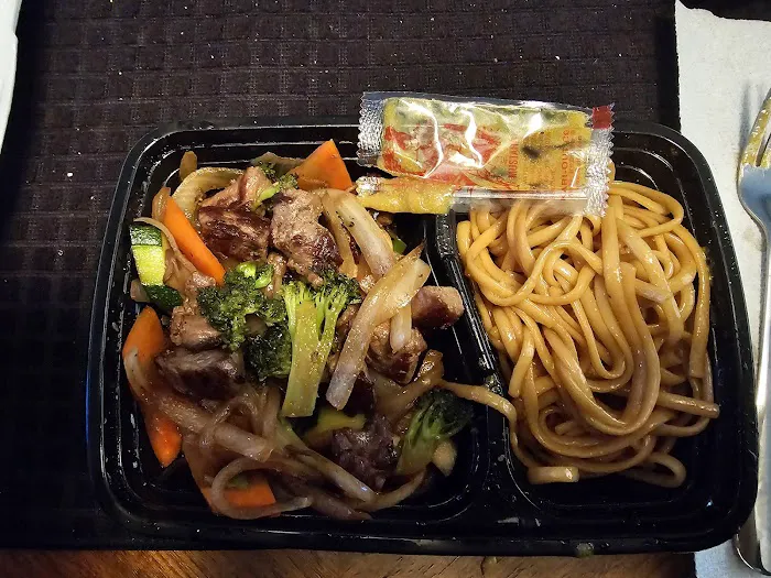 Chan's Asian Wok 4