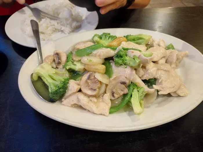 Sizzling Wok 4