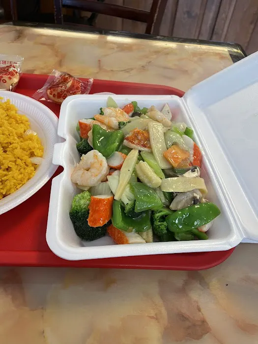 Happy Dragon Restaurant 3
