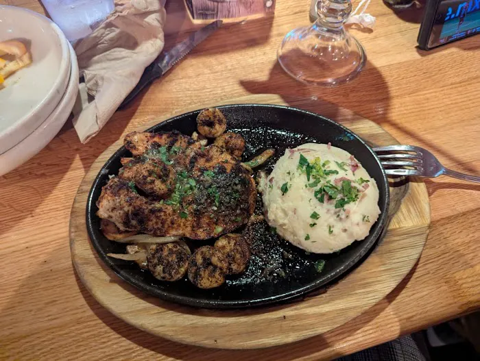Applebee's Grill + Bar 5