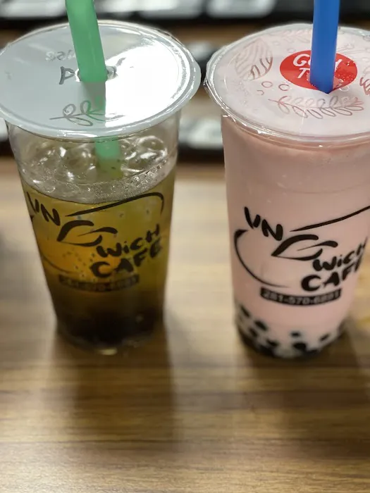 Vn'Wich Cafe 8