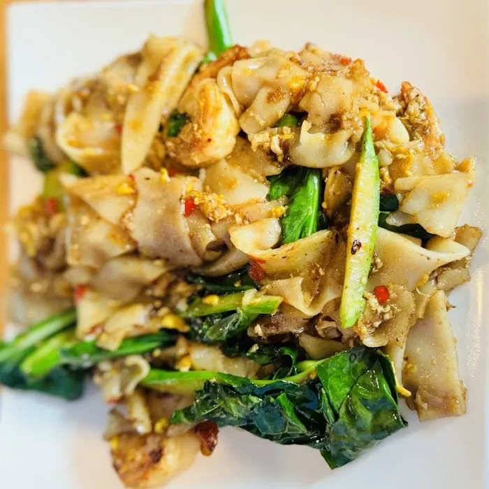 Omaha Mercy Thai Restaurant 6