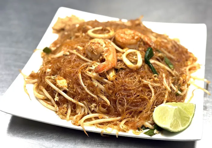 Omaha Mercy Thai Restaurant 4