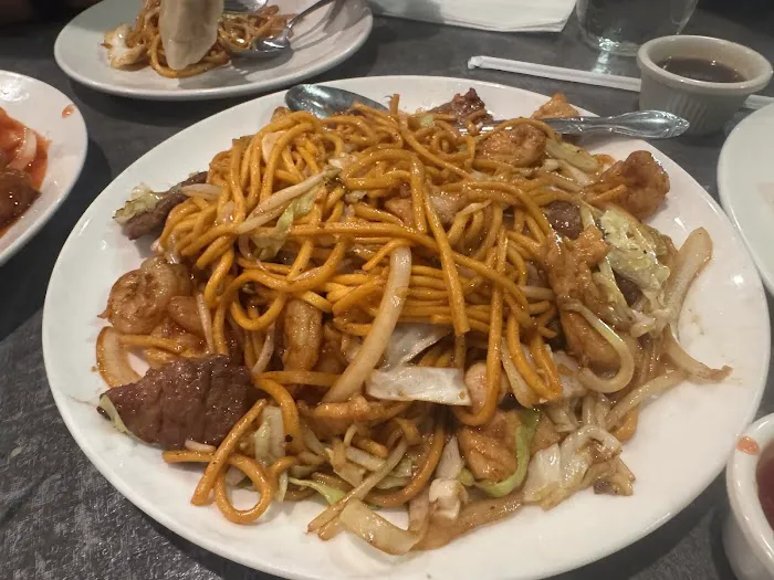 Royal Wok Chinese Restaurant 3