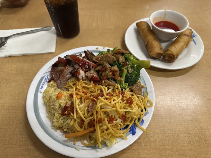 Hot Wok Restaurant 8