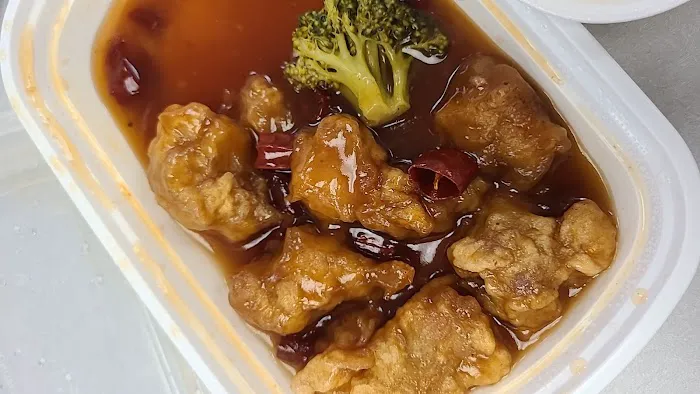 Red Authentic Chinese Restaurant 4