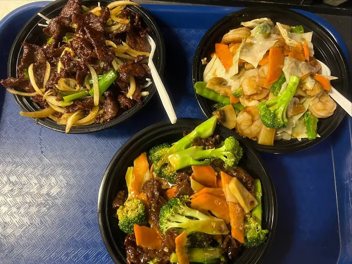 New Peking Bistro Chinese Restaurant 6