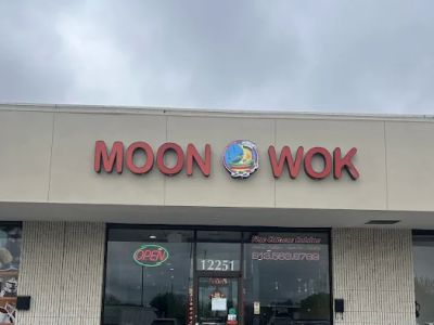 Moon wok 0