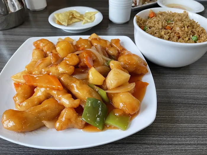 Iron Wok Chinese Restaurant 3