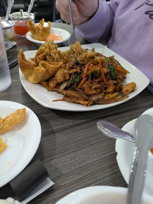 Iron Wok Chinese Restaurant 4