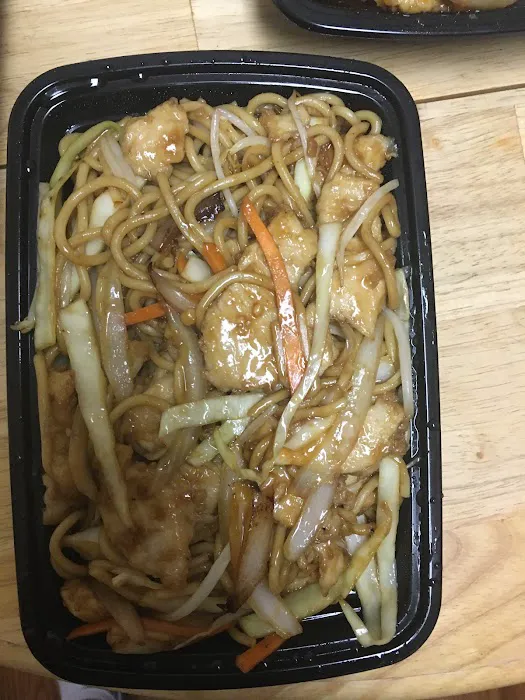 Hui's Chow Mein 7