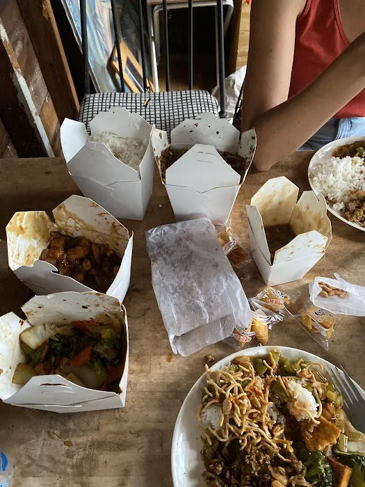 Huie's Chow Mein 8