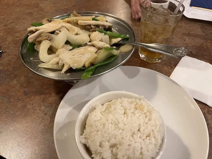 Fong's Restaurant & Bar 5
