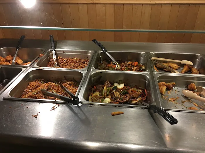 Fong's Restaurant & Bar 6