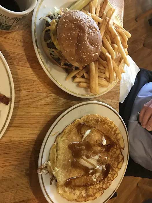 Edie Mae's Eatery 9