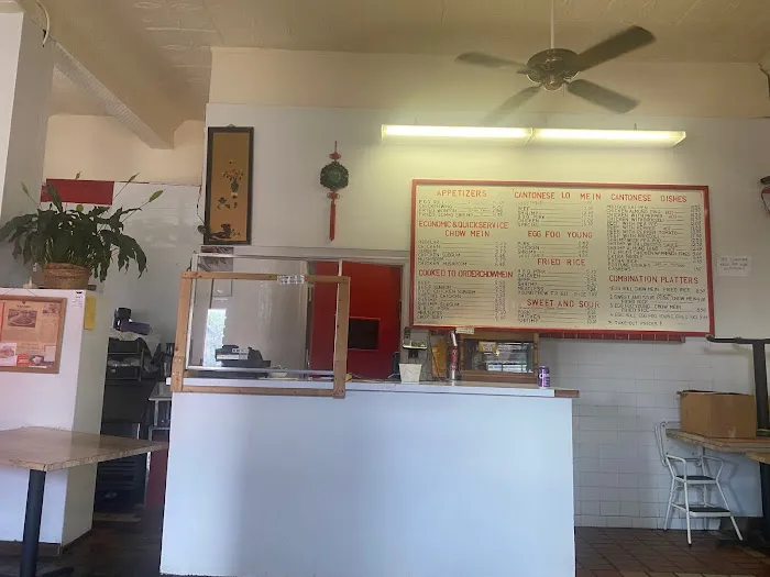 Golden Chow Mein Restaurant 3