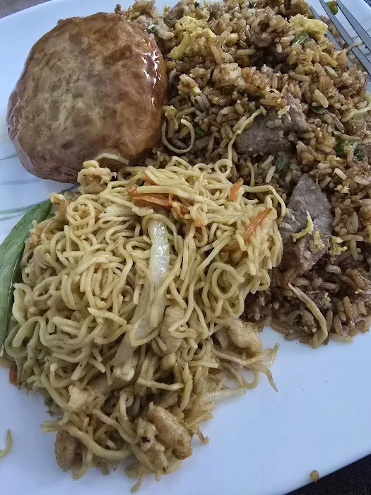 Golden Chow Mein Restaurant 4