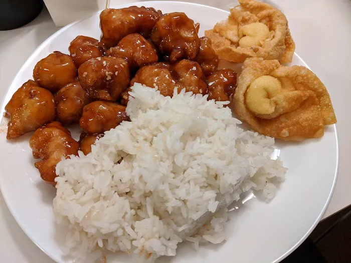 Golden Chow Mein Restaurant 10