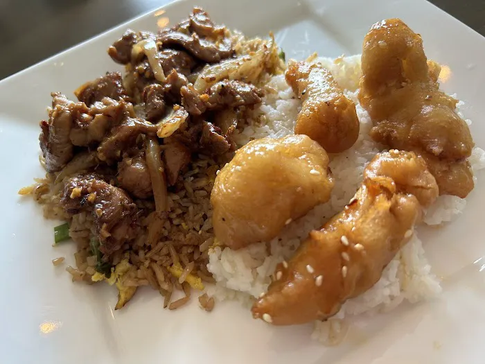 Duc's Restaurant 9