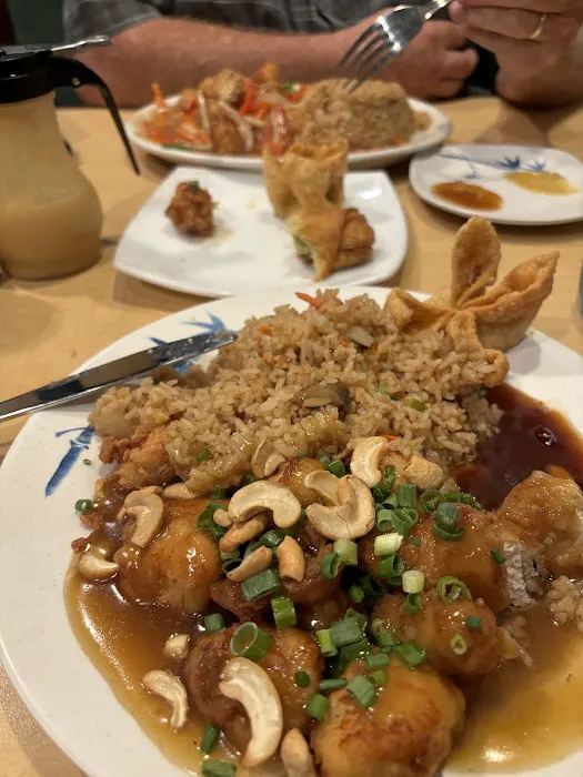 Leong's Asian Diner 4