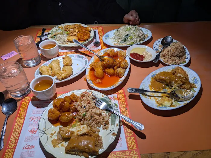 Four Seasons Chinese Restaurant 5