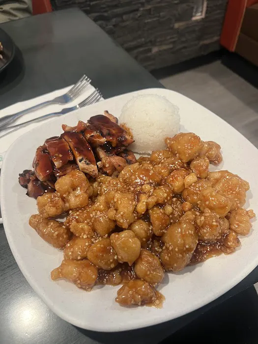 Tacoma's No1 Fried Rice 8